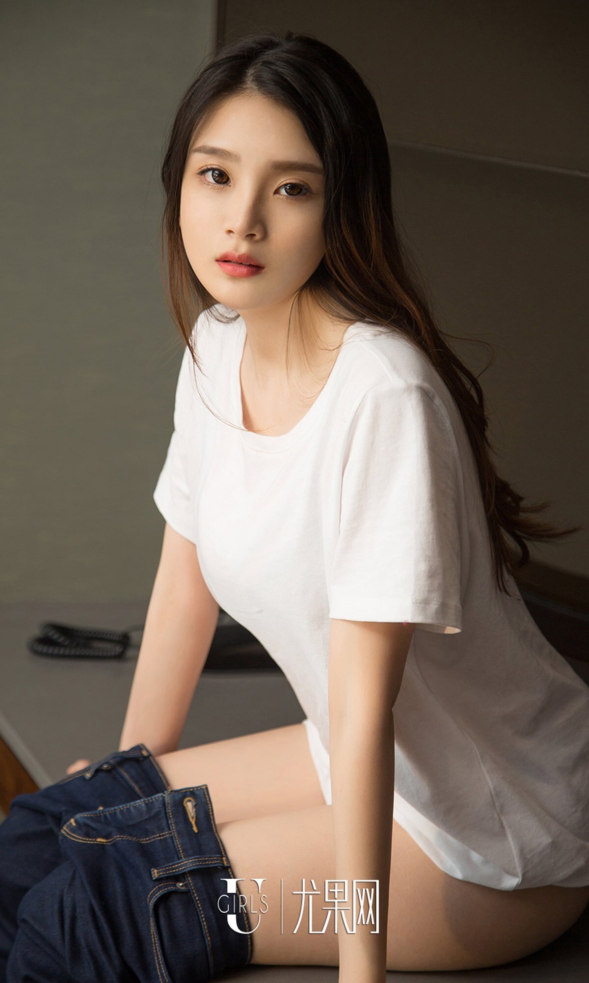 [爱尤物]2018APP NO.1112 Mina一不一样的文静